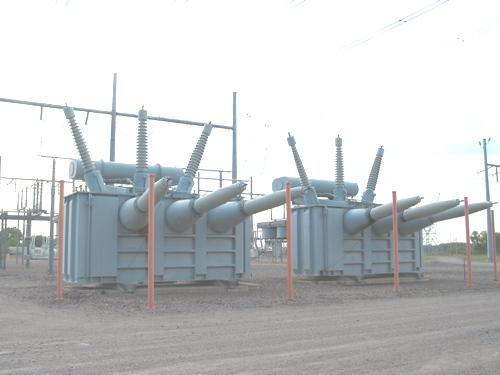 Transformadores en la estaci�n de conversi�n HDVC, MInesota, USA