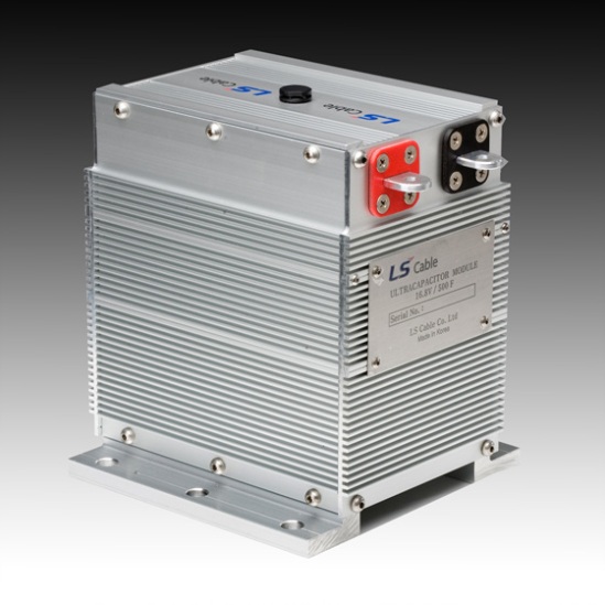 Un supercapacitor (tambi�n llamado ultracondensador, ultracapacitor, supercondensador o condensador de doble capa) es un capacitor electroqu�mico que posee una densidad energ�tica inusualmente alta.