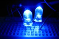 ¿Cómo se conectan los LEDs?