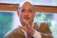 Jeremy Rifkin: "Tenemos que crear una red de energías renovables"